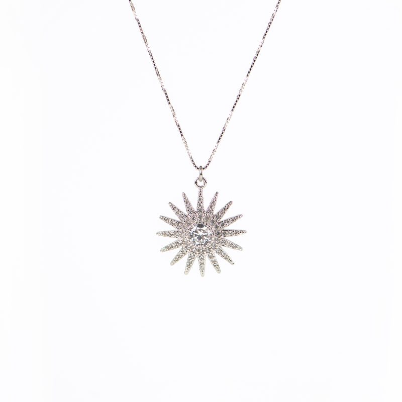 Collier court délicat en argent sterling fini rhodium avec pendentif soleil plaqué rhodium Ivy 3 Collection Printemps-Été 2023 Kara Bijoux-2