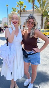 Blogue voyage en Californie été 2023 Universal Studios Hollywood avec sosie Marilyn Monroe Kara Bijoux